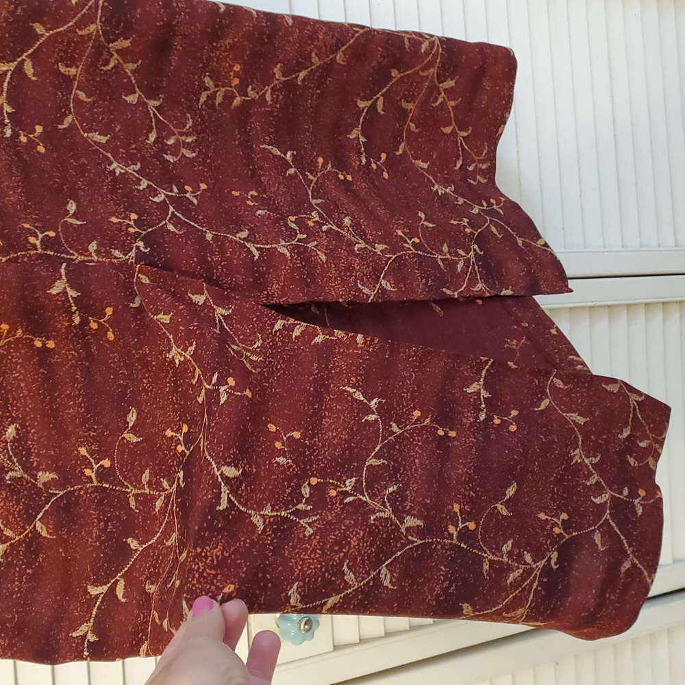 Leslie Fay Elegant Floral Sleeveless Burgundy Dress, Size 18 - Picture 11 of 13